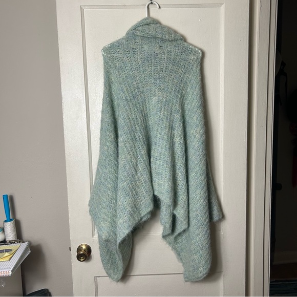 Anthropologie green funnel neck poncho sweater womens OS fuzzy cozy - Picture 8 of 10